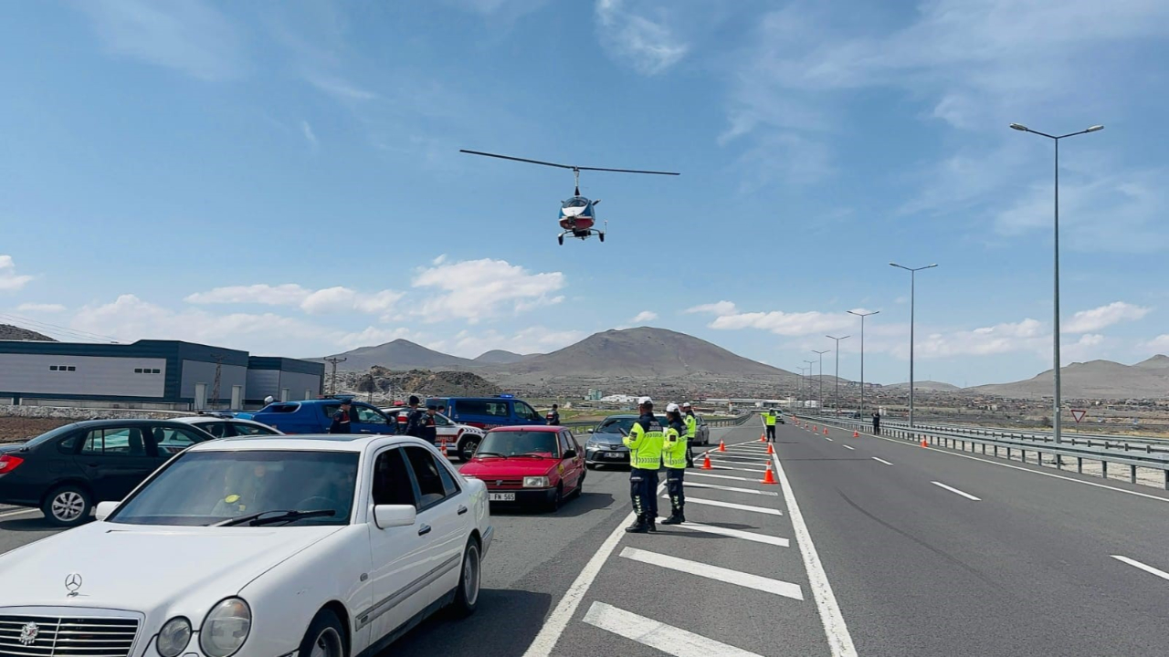 Kayseri'de yollar Cayrokopter ile havadan denetlendi!