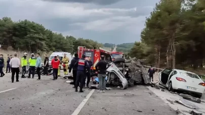 Balıkesir'de zincirleme kaza: 2 ölü, 10 yaralı!