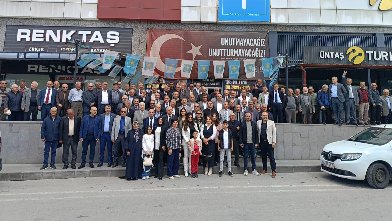 İYİ Partililer Kayseri’de Bayramlaştı!