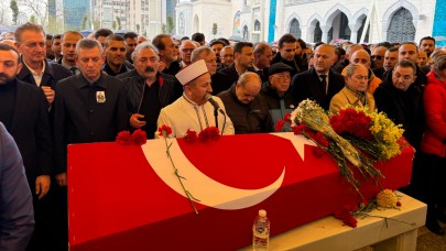 Ünlü sanatçı Volkan Konak için İstanbul’da cenaze töreni düzenlendi!