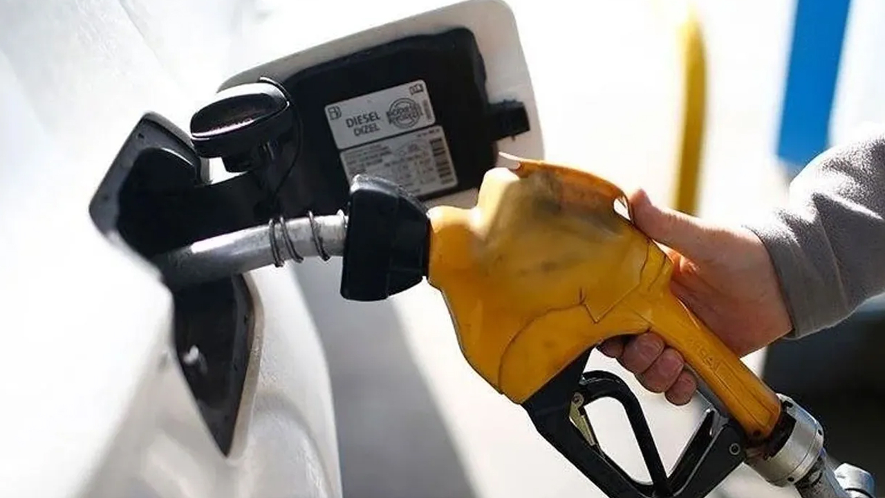 Petrol fiyatlarında gerileme akaryakıt fiyatlarına yansıdı!