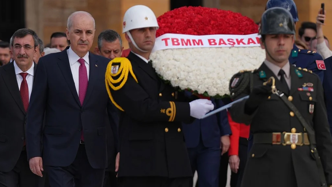 TBMM Başkanı Kurtulmuş başkanlığındaki devlet erkanı, Anıtkabir'i ziyaret etti!