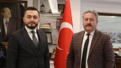 Avukat İzzet Buzkan, AK Parti Genel Başkan Vekili Mustafa Elitaş'ın Yardımcılığına Atandı!