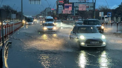 Sağanak yağış Kayseri'de hayatı olumsuz etkiledi!
