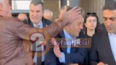 CHP lideri Özgür Özel AKM çıkışında saldırıya uğradı! Özel'e saldırı anı kameraya yansıdı!