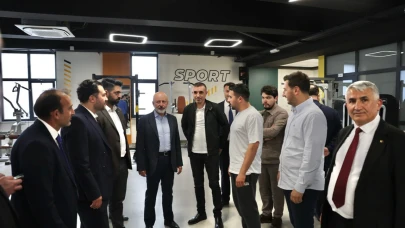 Başkan Çolakbayrakdar: “Kendi Öz Kaynaklarıyla Türkiye’de Sayılı, Vizyonuyla Öncü Bir Belediyeyiz”