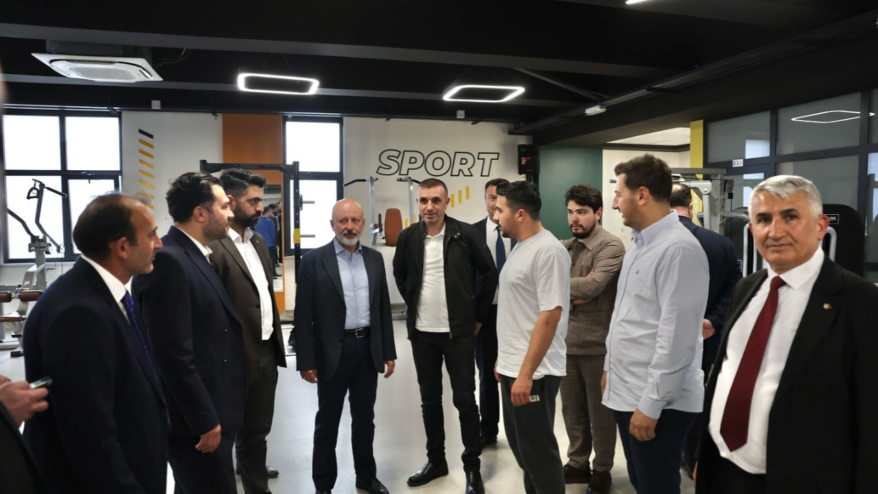 Başkan Çolakbayrakdar: “Kendi Öz Kaynaklarıyla Türkiye’de Sayılı, Vizyonuyla Öncü Bir Belediyeyiz”