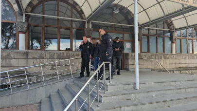 Minareden intihar girişimini polis engelledi!