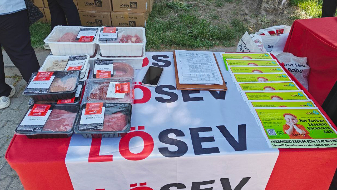 LÖSEV’den 250 aileye et dağıtımı!