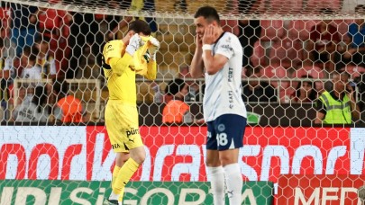 Fenerbahçe küme düşmesi kesinleşen Hatayspor'dan 4 gol yedi taraftarı utandırdı!