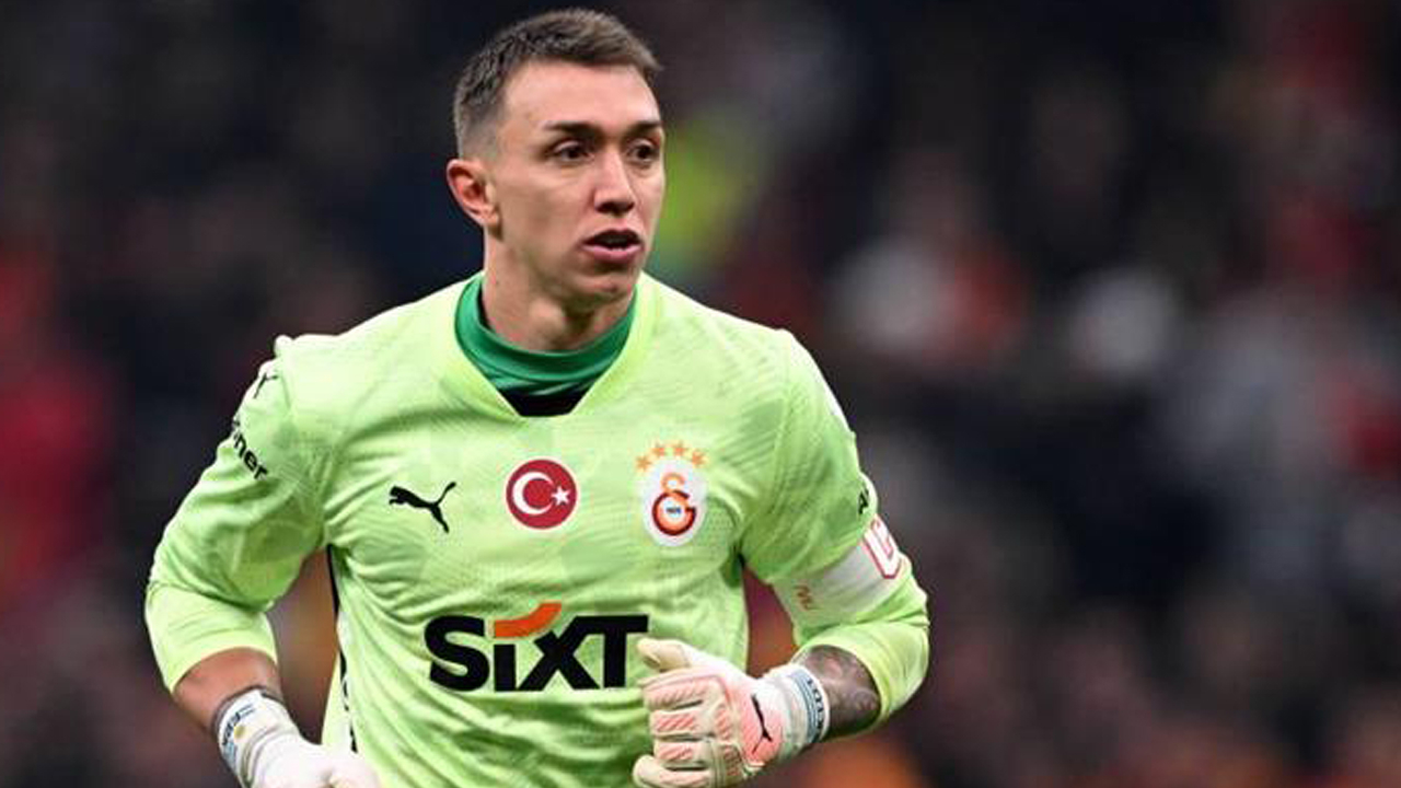 Galatasaray'da Muslera'nın ayrılığı sonrası yeni kaptan belli oldu!