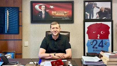 MHP Milletvekili Baki Ersoy'dan Manidar Mesaj: "Ben Gülmeyi Seviyorum"