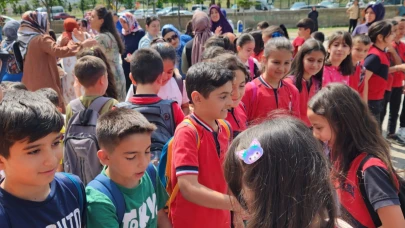 Öğrenciler ve Öğretmenler Arefe Günü Bayramlaştı!