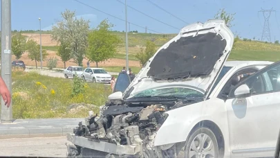 İki otomobilin kafa kafaya çarpıştığı kazada 8 kişi yaralandı!