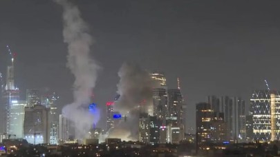 İran misilleme yaptı İsrail'i 150 hipersonik füzeyle vurdu Tel Aviv ateş içinde!