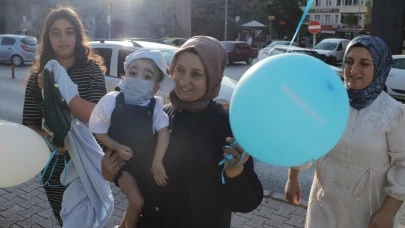 SMA’lı Muhammed İçin Umut Zaferle Sonuçlandı: Valilik Önünde Gözyaşlarıyla Kutlama!