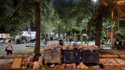 İzmir'de grev krizi: Çöp yığınları tepki çekti!