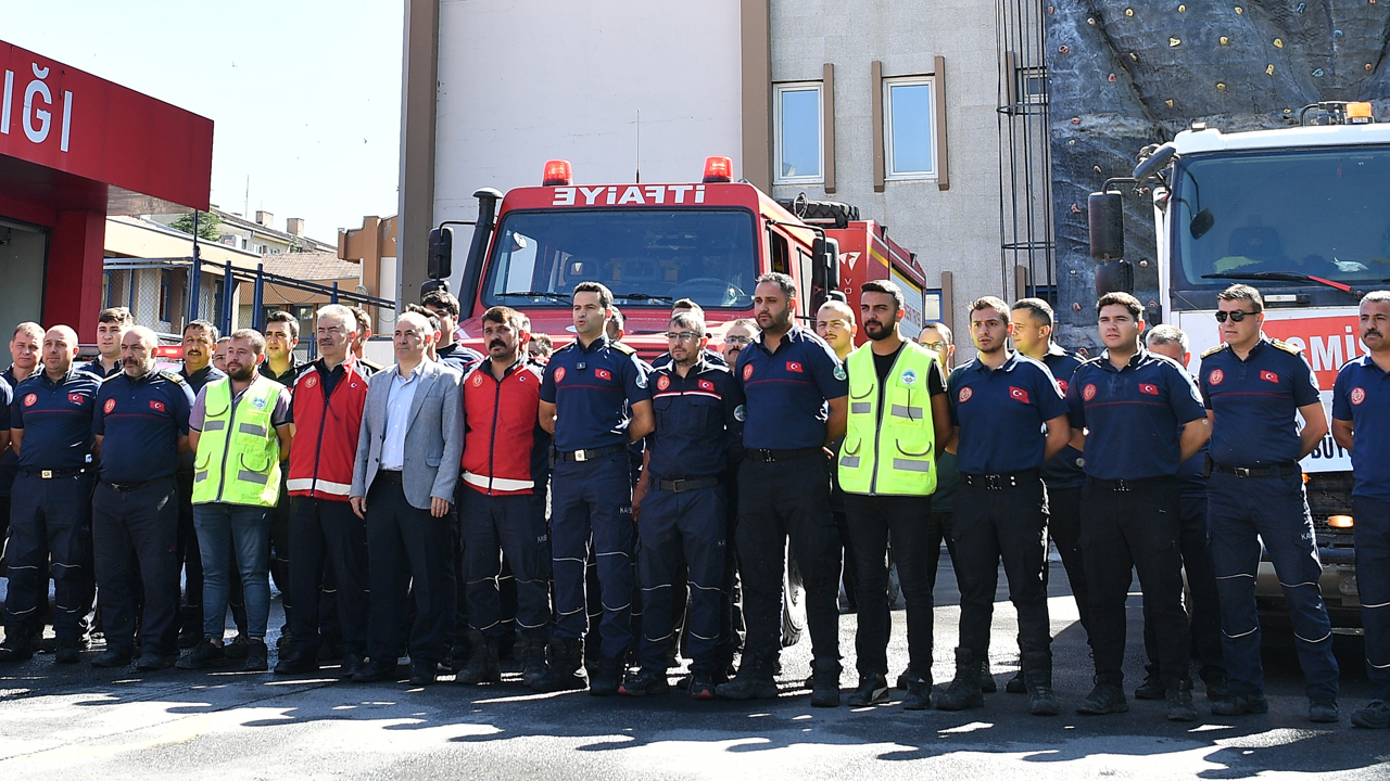 Manisa ve İzmir’deki yangınlara müdahale eden kahraman itfaiyeciler Kayseri’ye döndü!