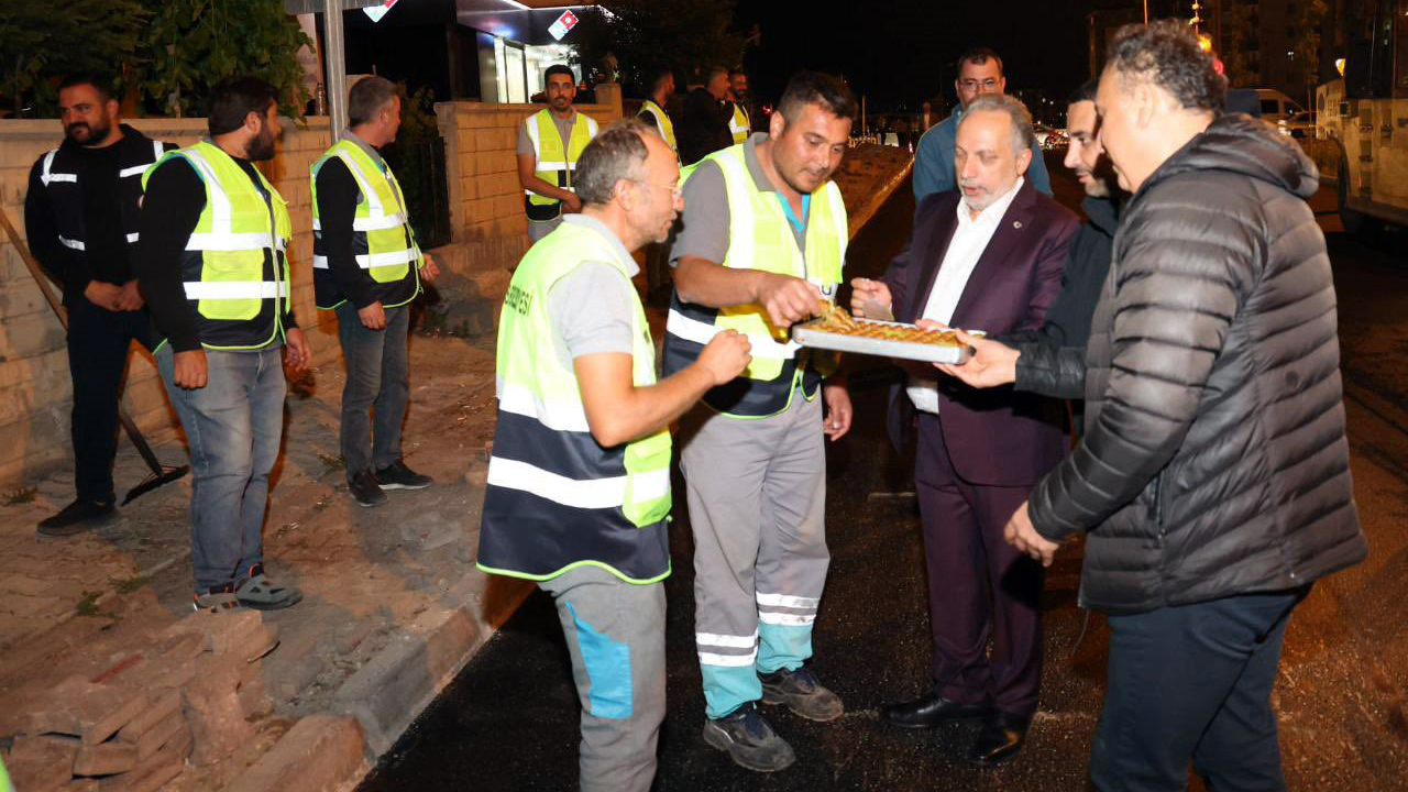 Başkan Yalçın gece mesaisinde: Talas’ta asfalt mesaisi aralıksız sürüyor!