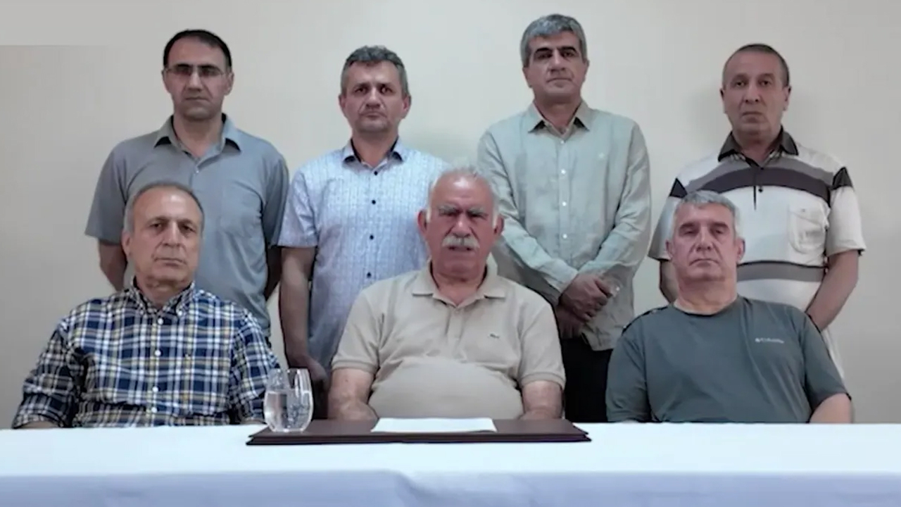 Bu ilk kez oluyor Abdullah Öcalan videosu geldi! İmralı'da çekildi bugün yayınlandı!