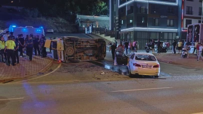 Otomobille çarpışan minibüs yan yattı 9 kişi yaralandı!