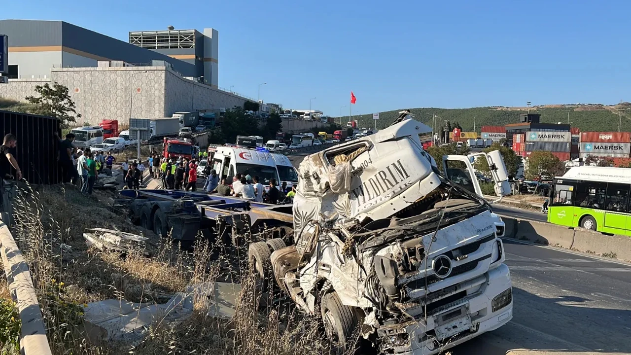 Kocaeli’de feci kaza: 5 ölü, 1 yaralı!
