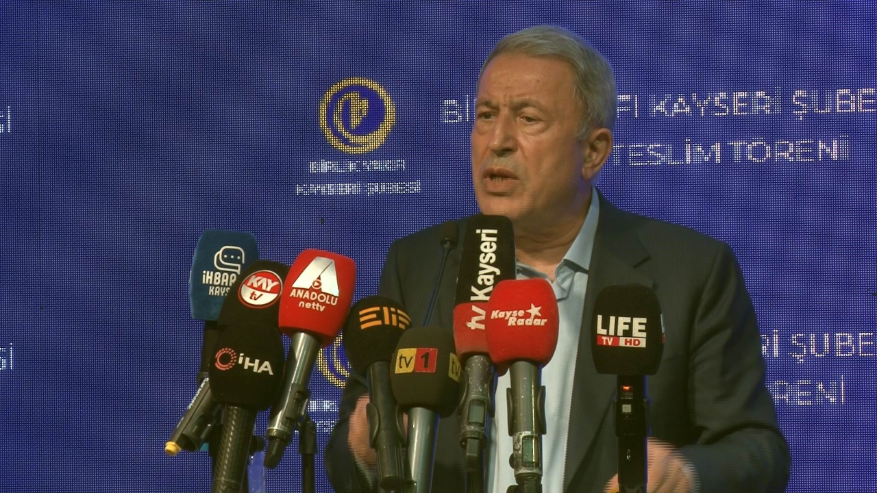 Hulusi Akar: "Biz terörü, teröristi unutmadık fakat bunu bitirmemiz lazım diyoruz"