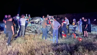 Elazığ'da otomobil şarampole devrildi: 2 ölü 3 ağır yaralı!