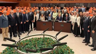 Meclis tatile girdi milletvekilleri fotoğraf çektirdi!