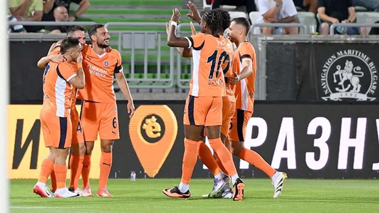 Başakşehir, 2025-26 sezonuna galibiyetle başladı!