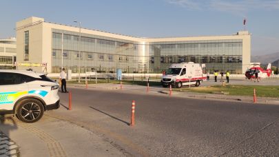 Kamyon ile otomobil çarpıştı: 2 polis yaralı!