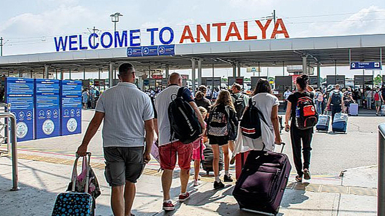 Antalya günlük girişte tüm zamanların rekorunu kırdı!