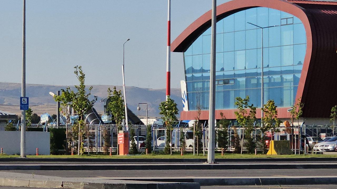 Yolcu uçağındaki uyuşturucu operasyonunda 1 kişi gözaltına alındı!