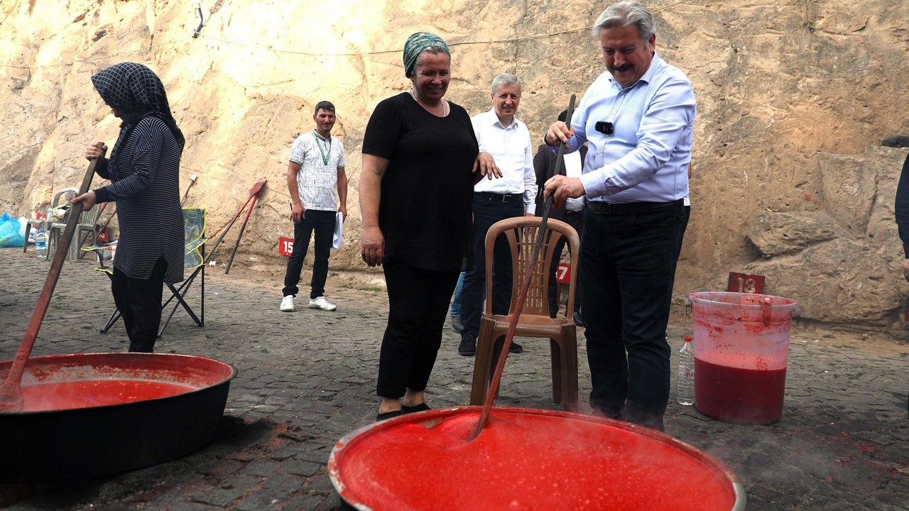 Melikgazi'de salçalar kaynamaya başlıyor!