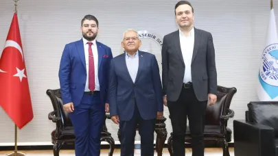 Başkan Büyükkılıç; AK Parti Gençlik Kolları Başkanı İbiş'i ağırladı!