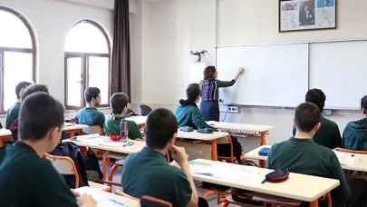 Okullar Ne Zaman Açılıyor 2025? Yaz Tatili Ne Zaman Bitecek?