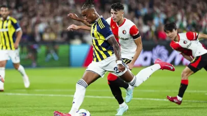 Fenerbahçe Hollanda'da uzatmalarda yıkıldı!
