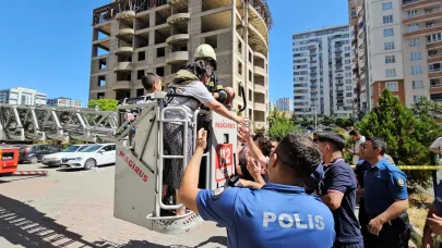 Kayseri'de 14 katlı binadaki yangın söndürüldü: 30 kişi tahliye edildi!