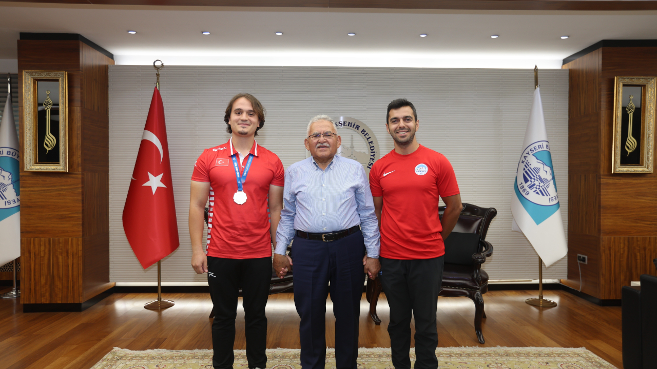 Başkan Büyükkılıç, dünya şampiyonu Arslan'ı ağırladı!