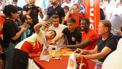 Kayserispor Teknik Direktörü Markus Gisdol ve futbolcular, taraftarlarla buluştu!