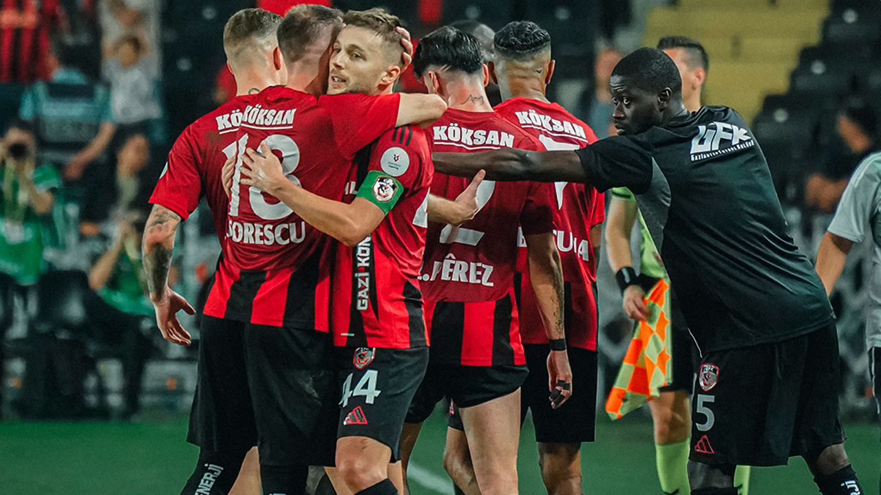 Süper Lig maçı nefesleri kesti! 90+5'te kazandılar!