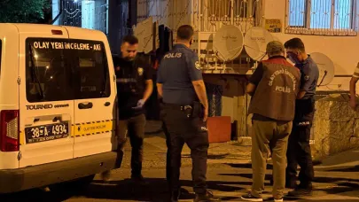 2 yıl önce boşandığı eski karısını bıçakla ağır yaraladı!