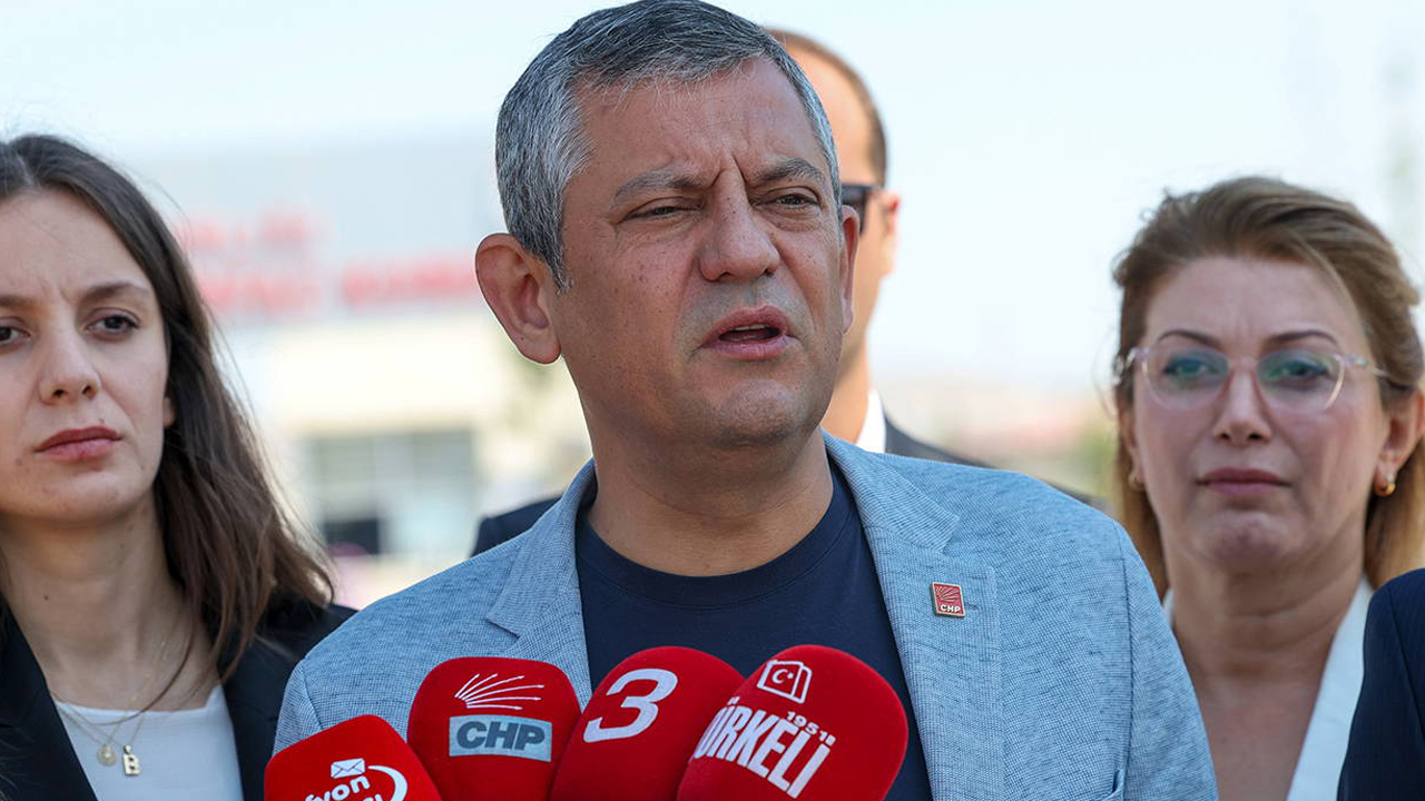 Özgür Özel, tutuklu İpek Elif Atayman'ı ziyaret etti: 'Suçu ne biliyor musunuz? Ekrem İmamoğlu'na iftira atmamak' dedi!