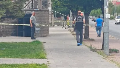 Cami tuvaletinde bıçaklı kavga!