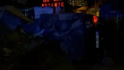 Yan yatan otomobilden çıkıp, yüzünü yıkamaya gitti!