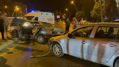 Tofaş marka otomobil ortadan büküldü: 3 yaralı!