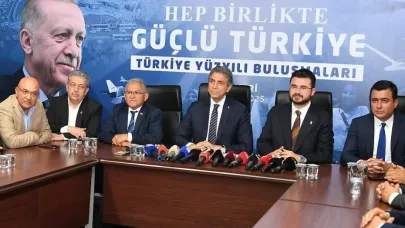 Mustafa Demir: "AK Parti eser siyaseti yapar, CHP hasar siyaseti"