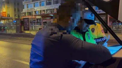 Alkollü sürücü ters yönden ilerleyerek, servis aracına çarptı!