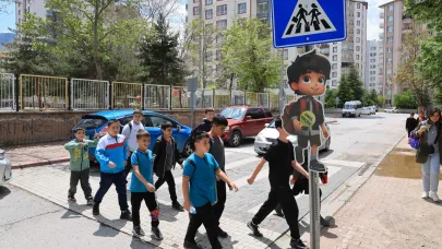 Talas'ta okul geçitleri hem sevimli hem güvenli!