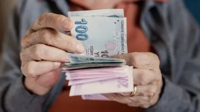 Bekleyenlere müjde: SGK uzmanı kademeli emeklilik için tarih verdi!